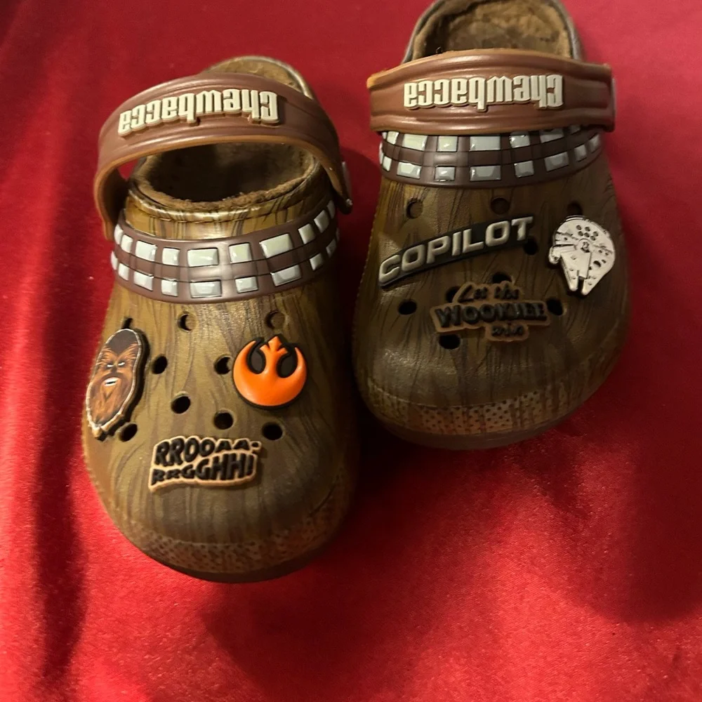 CROCS Kids Brown Star Wars Clogs  Nice! Let your kid be noticed! Unisex!